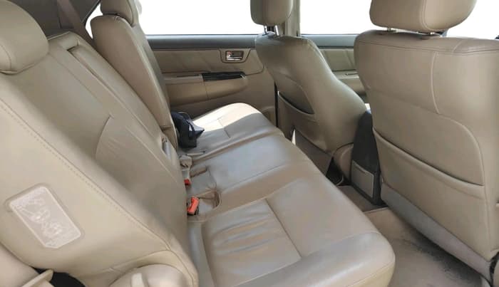 2012 Toyota Fortuner 3.0 4X4 MT, Diesel, Manual, 1,55,899 km, interior