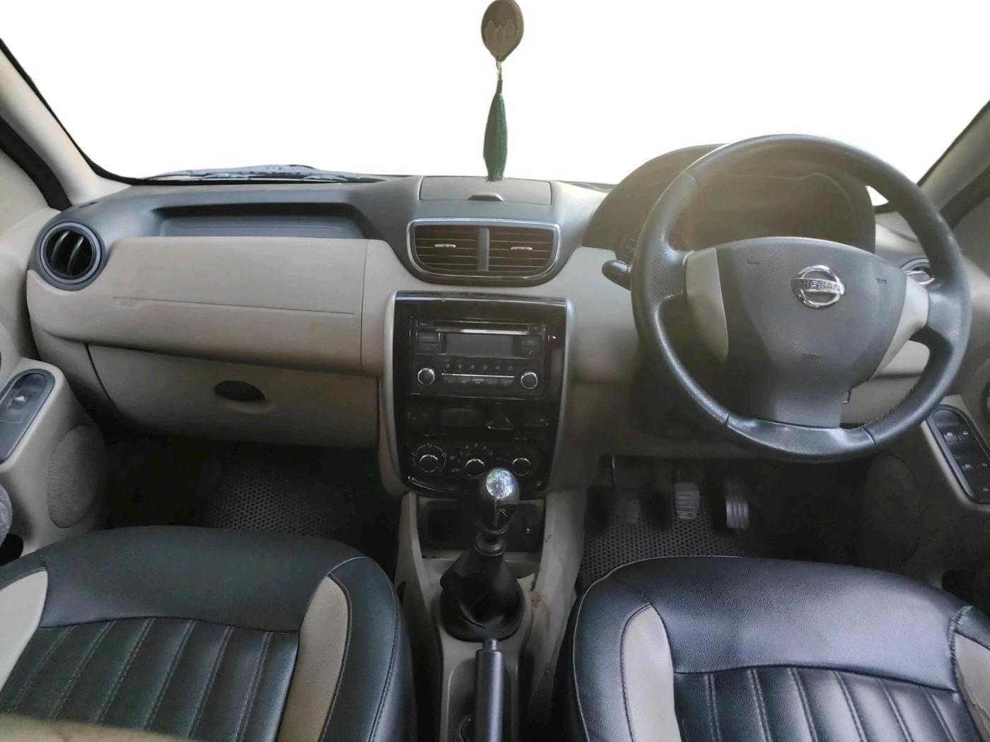 2016 Nissan Terrano XV D THP 110 PS, Diesel, Manual, 1,34,217 km, interior