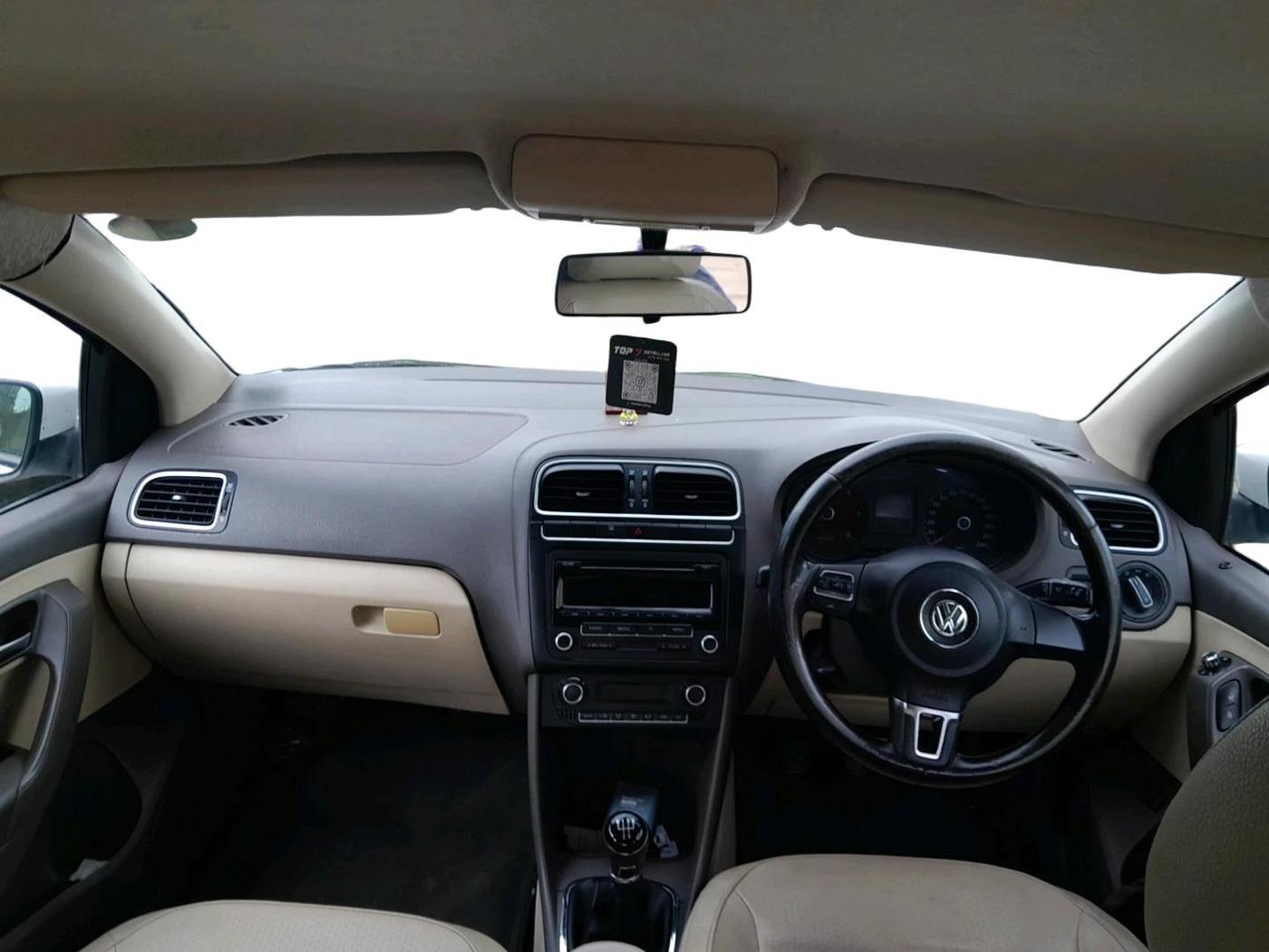 2013 Volkswagen Vento HIGHLINE DIESEL 1.6, Diesel, Manual, 93,495 km, interior