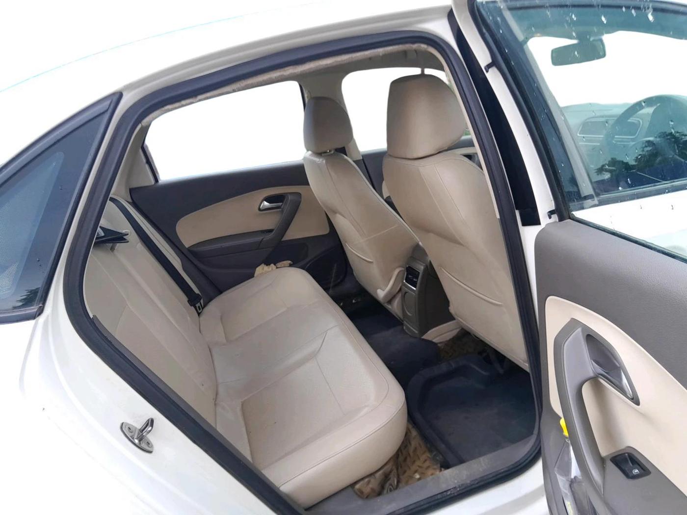 2013 Volkswagen Vento HIGHLINE DIESEL 1.6, Diesel, Manual, 93,495 km, interior