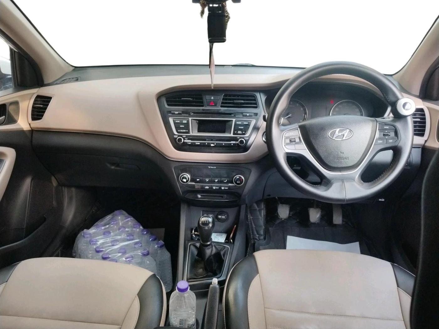 2015 Hyundai Elite i20 SPORTZ 1.2, Petrol, Manual, 1,46,580 km, interior