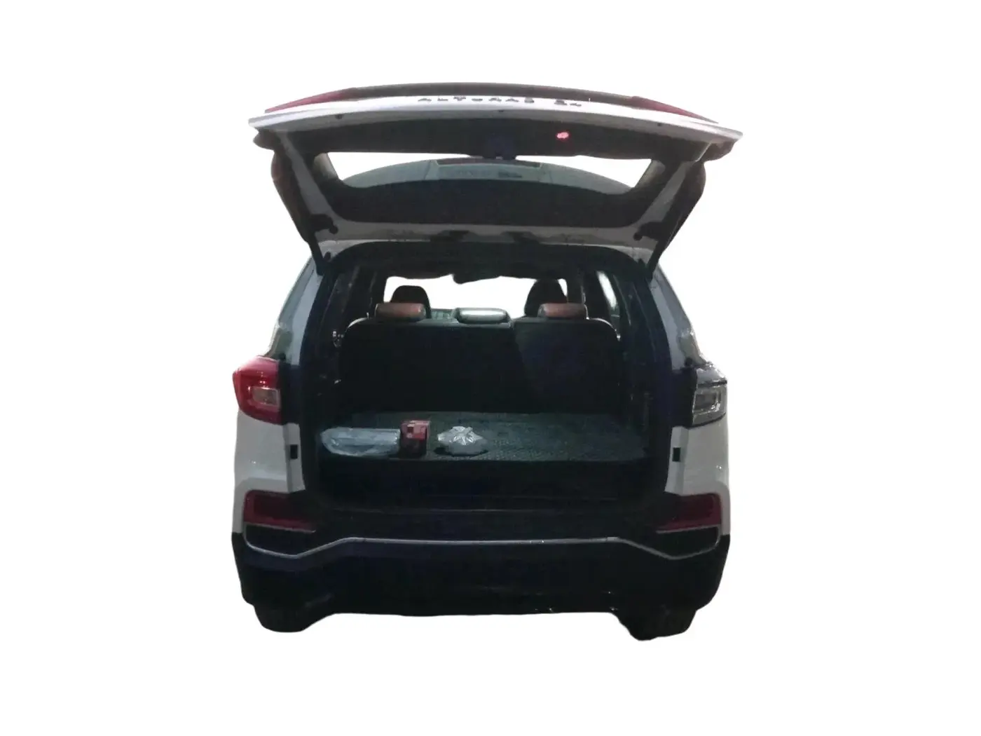2022 Mahindra ALTURAS G4 2WD AT, Diesel, Automatic, 85,307 km, exterior