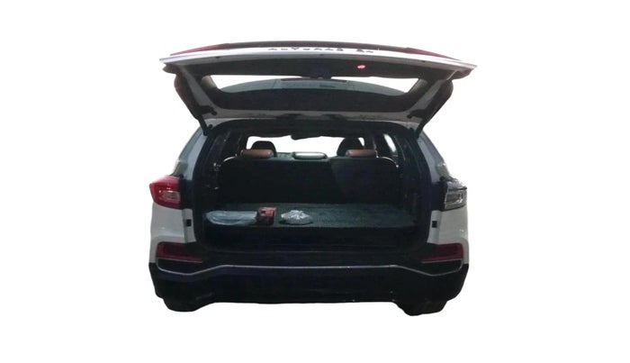 2022 Mahindra ALTURAS G4 2WD AT, Diesel, Automatic, 85,307 km, exterior