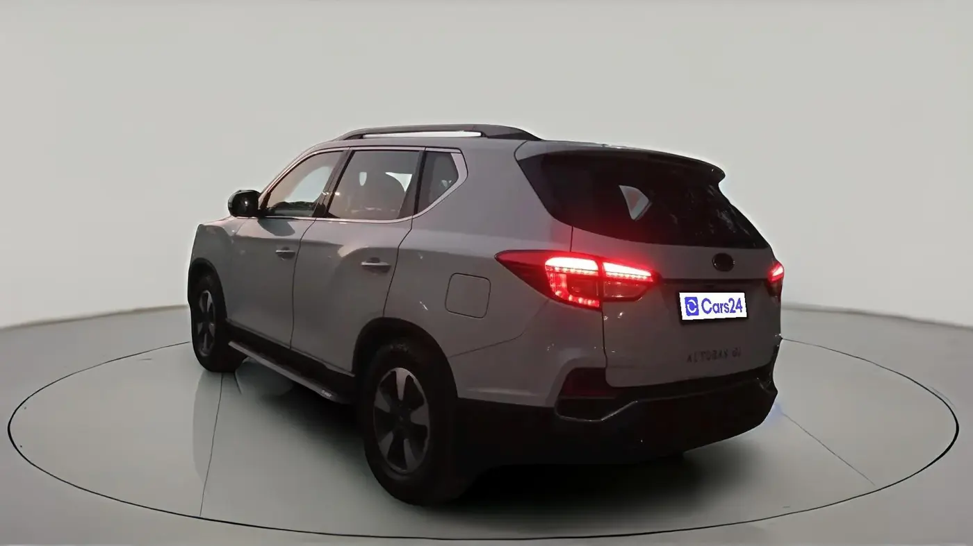 2022 Mahindra ALTURAS G4 2WD AT, Diesel, Automatic, 85,307 km, exterior