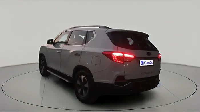 2022 Mahindra ALTURAS G4 2WD AT, Diesel, Automatic, 85,307 km, exterior