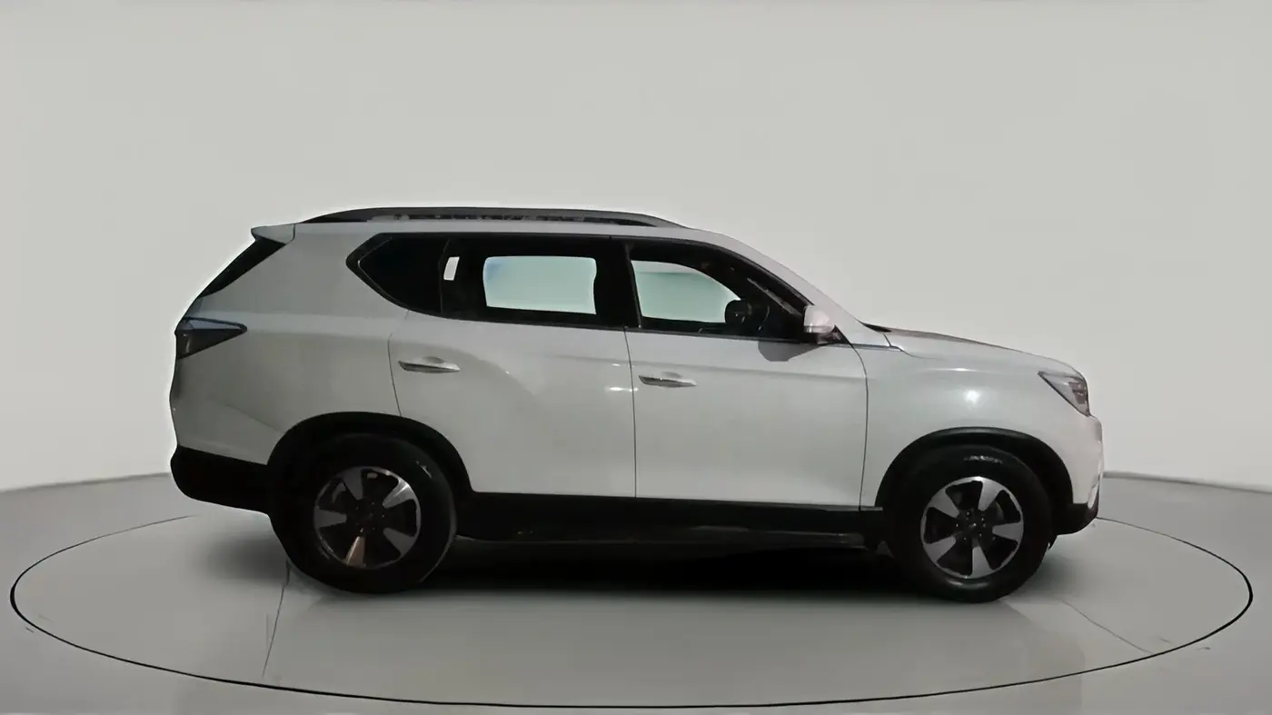2022 Mahindra ALTURAS G4 2WD AT, Diesel, Automatic, 85,307 km, exterior