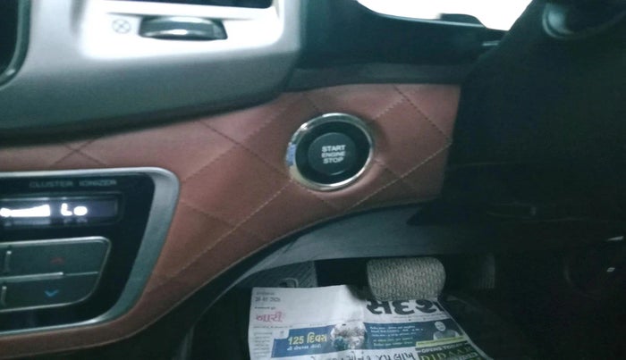 2022 Mahindra ALTURAS G4 2WD AT, Diesel, Automatic, 85,307 km, interior