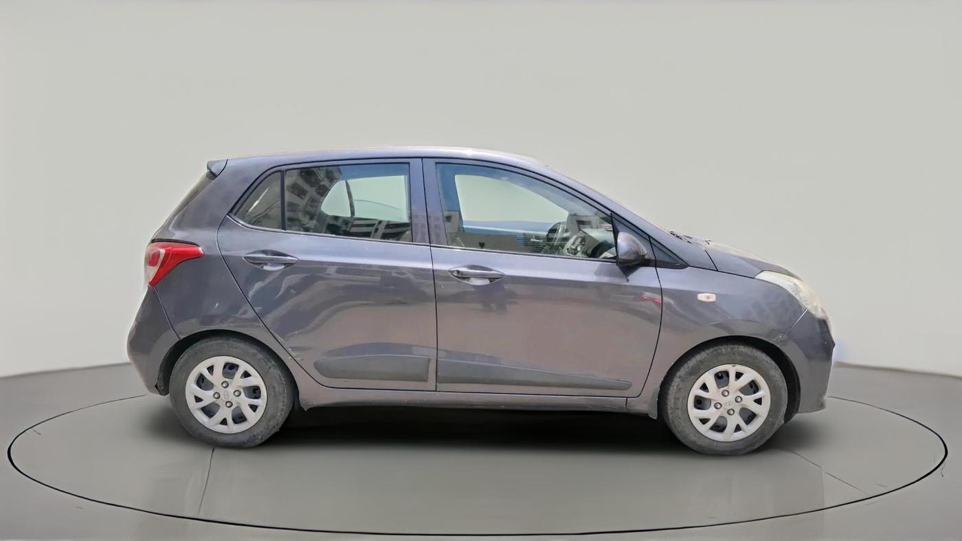 2017 Hyundai Grand i10 SPORTZ 1.2 KAPPA VTVT, CNG, Manual, 1,44,799 km, exterior