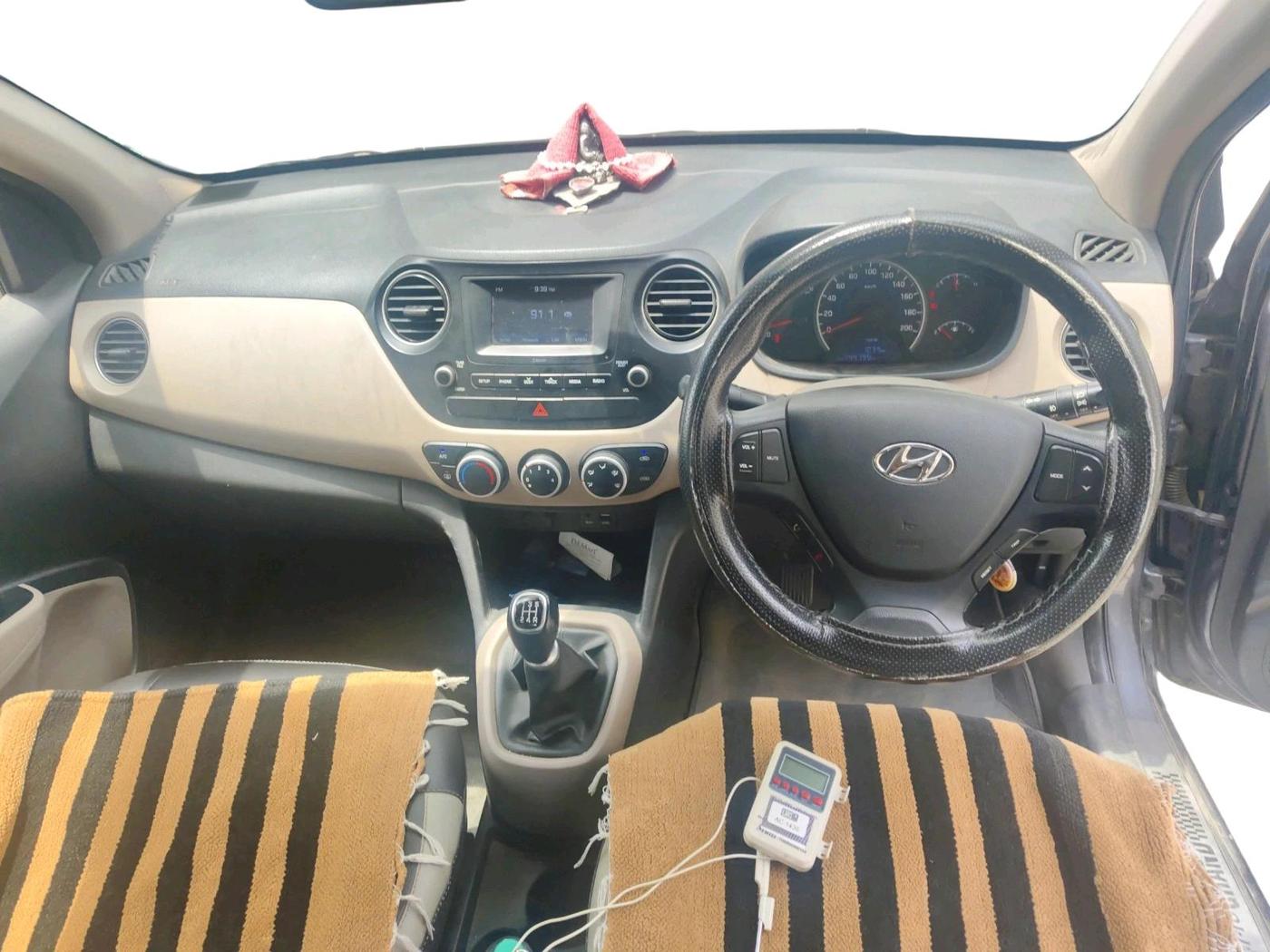 2017 Hyundai Grand i10 SPORTZ 1.2 KAPPA VTVT, CNG, Manual, 1,44,799 km, interior