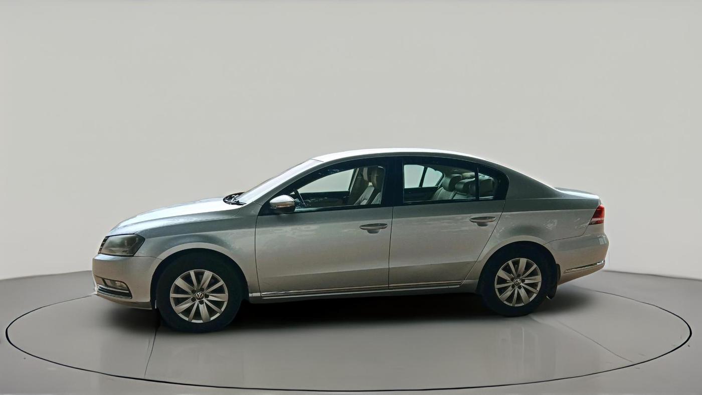 2012 Volkswagen Passat COMFORTLINE 2.0 TDI MT, Diesel, Manual, 1,34,881 km, exterior