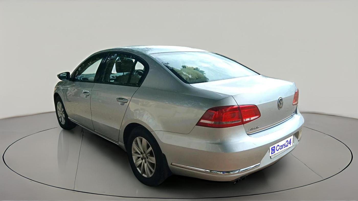 2012 Volkswagen Passat COMFORTLINE 2.0 TDI MT, Diesel, Manual, 1,34,881 km, exterior