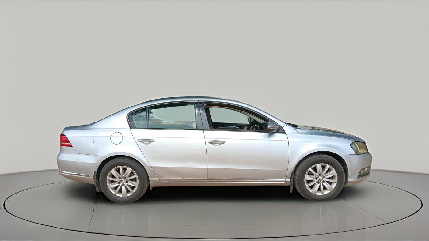 2012 Volkswagen Passat COMFORTLINE 2.0 TDI MT, Diesel, Manual, 1,34,881 km, exterior