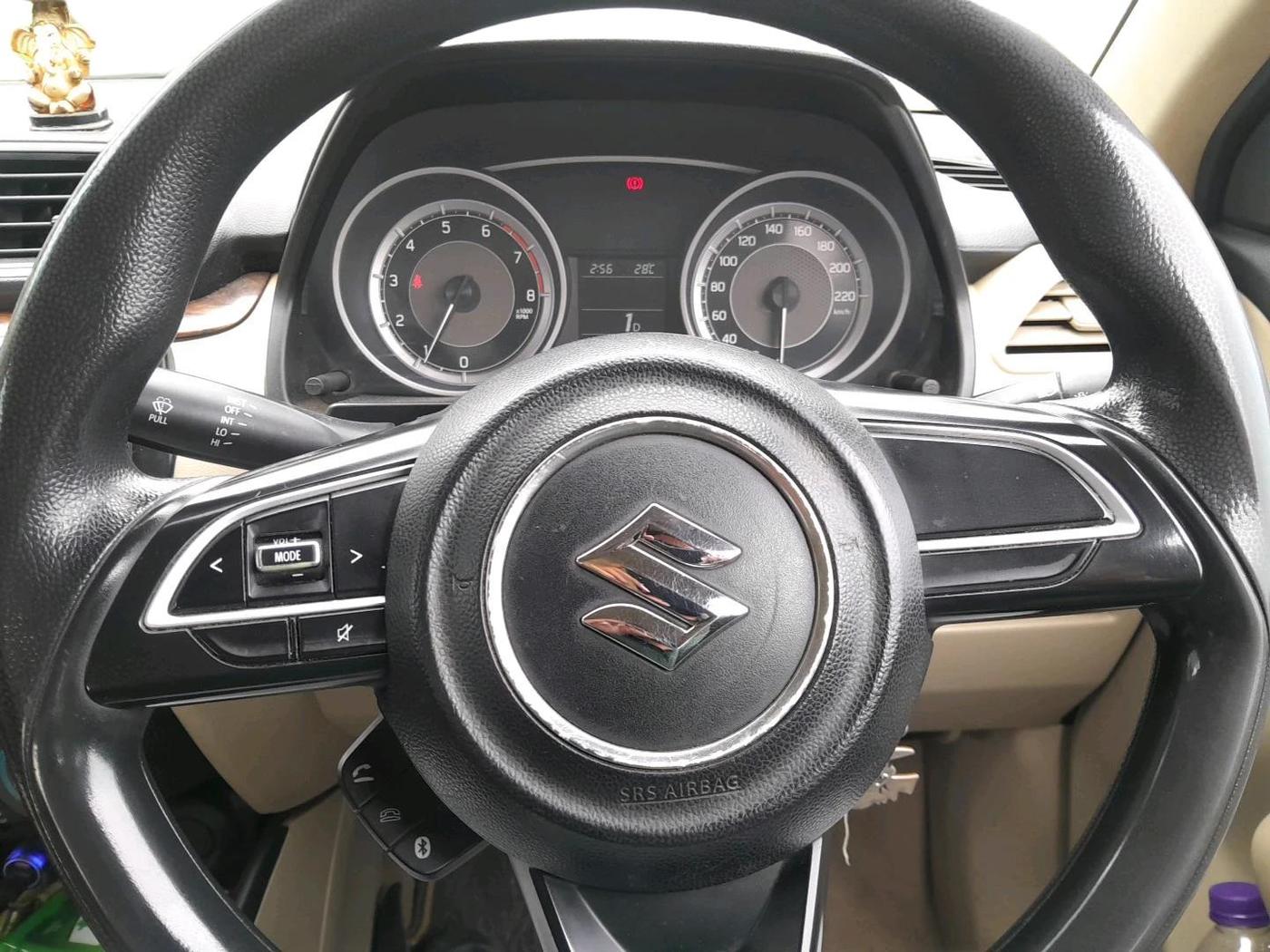 2017 Maruti Dzire VXI AMT, Petrol, Automatic, 1,29,584 km, interior