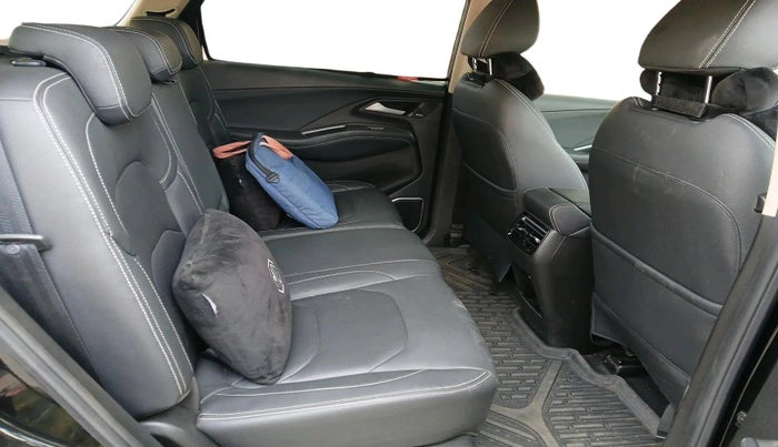 2024 MG HECTOR PLUS Sharp Pro Blackstorm 1.5 Turbo Petrol CVT 7 STR, Petrol, Automatic, 14,212 km, interior