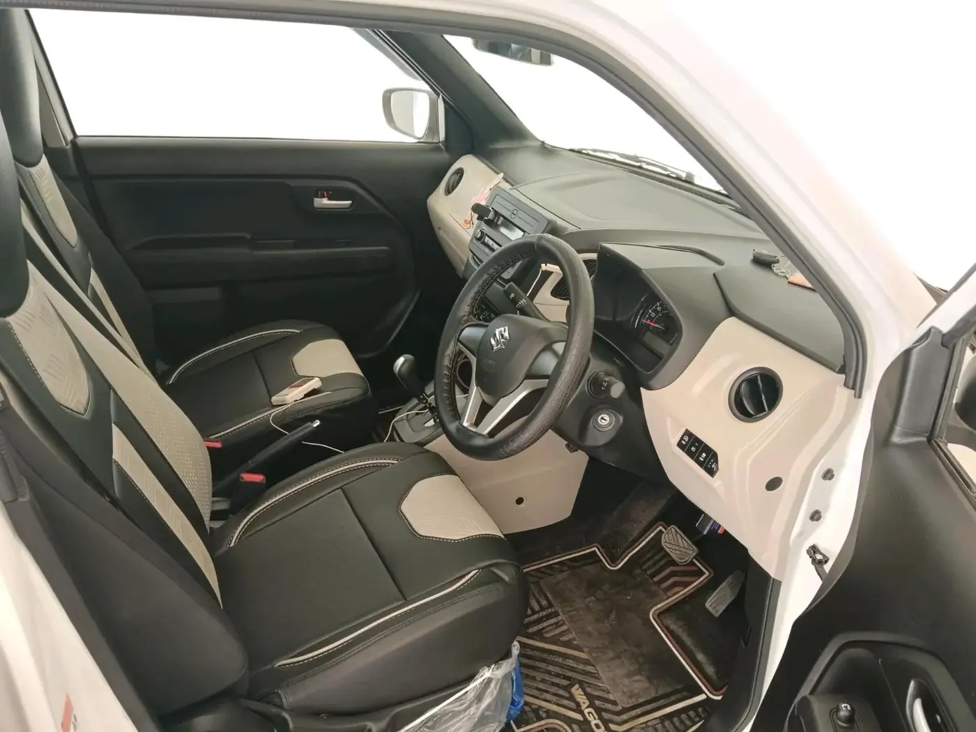 2025 Maruti New Wagon-R VXI 1.0 AMT, Petrol, Automatic, 661 km, interior