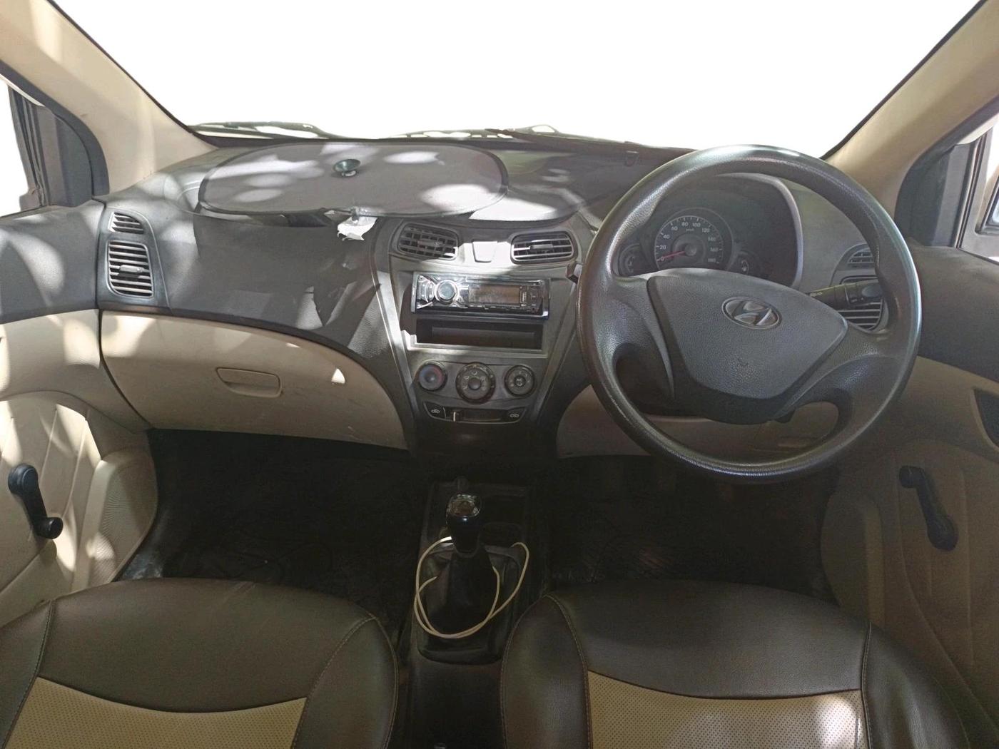 2013 Hyundai Eon D-LITE+, CNG, Manual, 1,05,908 km, interior