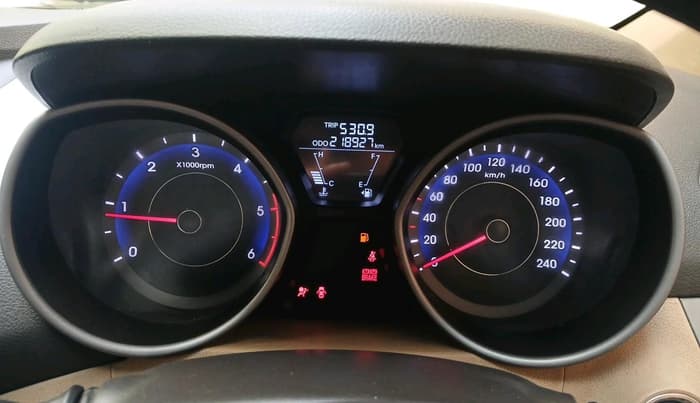 2014 Hyundai New Elantra 1.6 SX MT DIESEL, Diesel, Manual, 2,18,927 km, interior