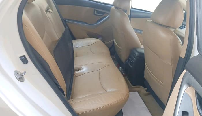 2014 Hyundai New Elantra 1.6 SX MT DIESEL, Diesel, Manual, 2,18,927 km, interior