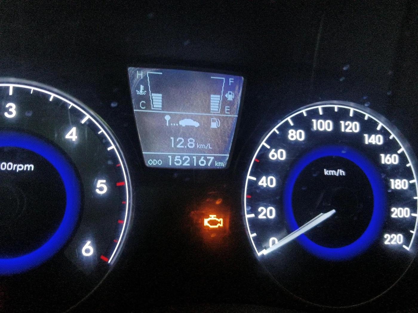 2013 Hyundai Verna FLUIDIC 1.6 CRDI SX, Diesel, Manual, 1,52,167 km, interior