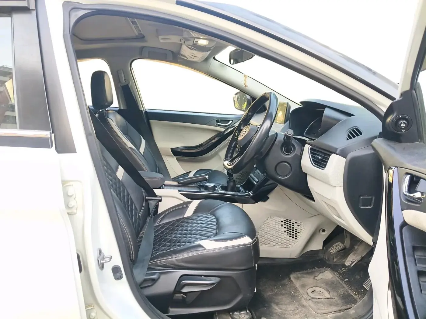 2023 Tata NEXON XZ PLUS PETROL SUNROOF, CNG, Manual, 1,12,525 km, interior
