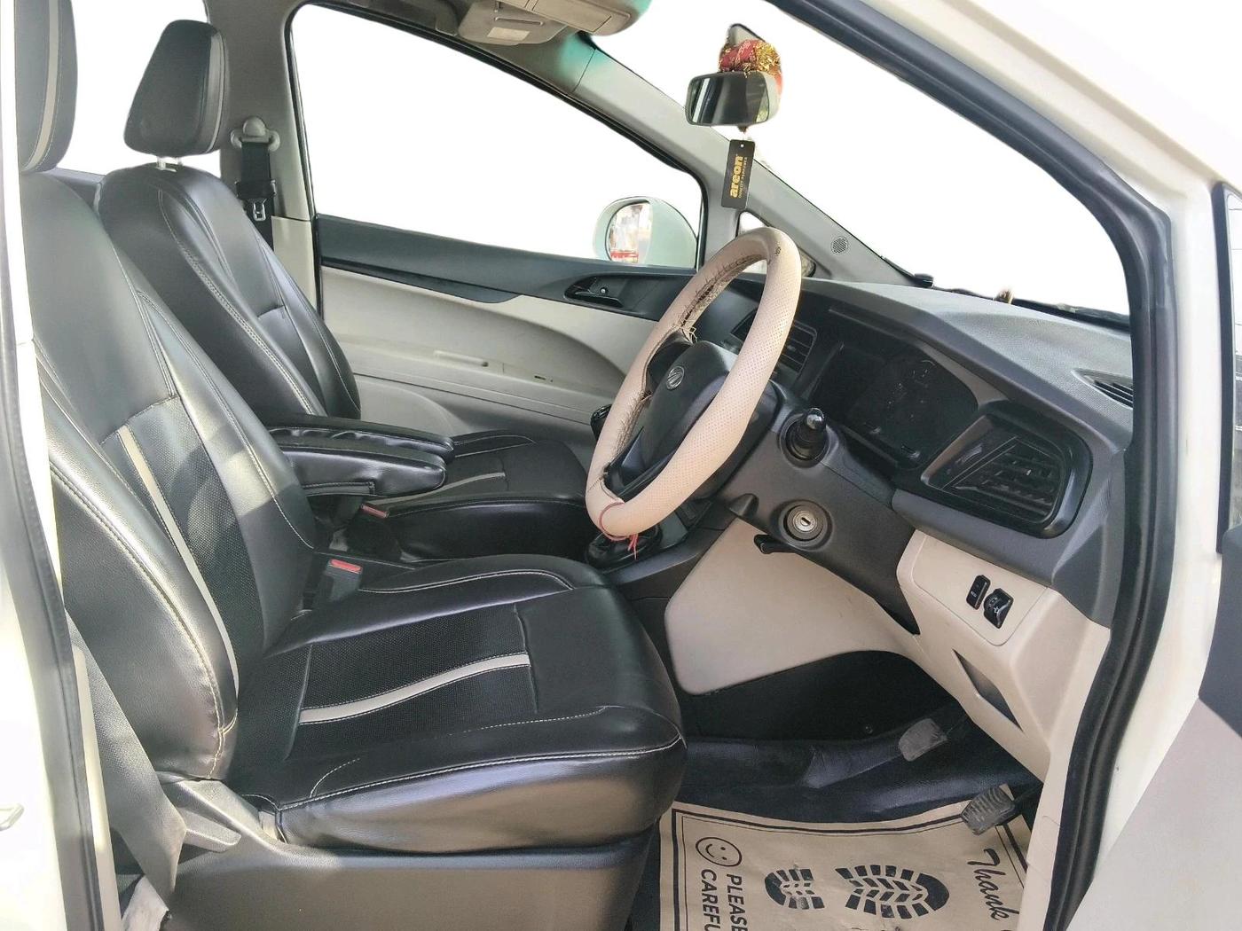 2018 Mahindra MARAZZO M2 8 STR, Diesel, Manual, 1,87,283 km, interior