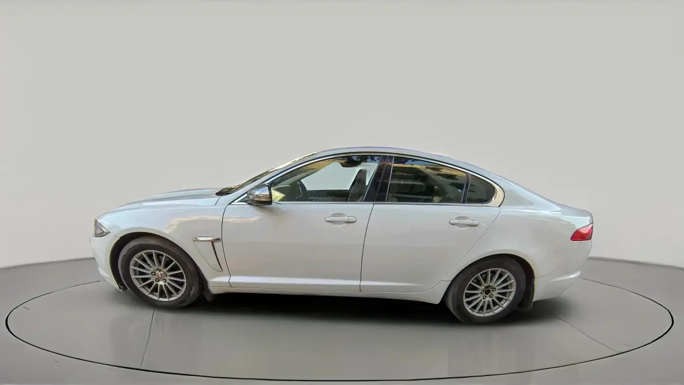 2014 Jaguar XF 2.2 DIESEL LUXURY, Diesel, Automatic, 1,36,128 km, exterior