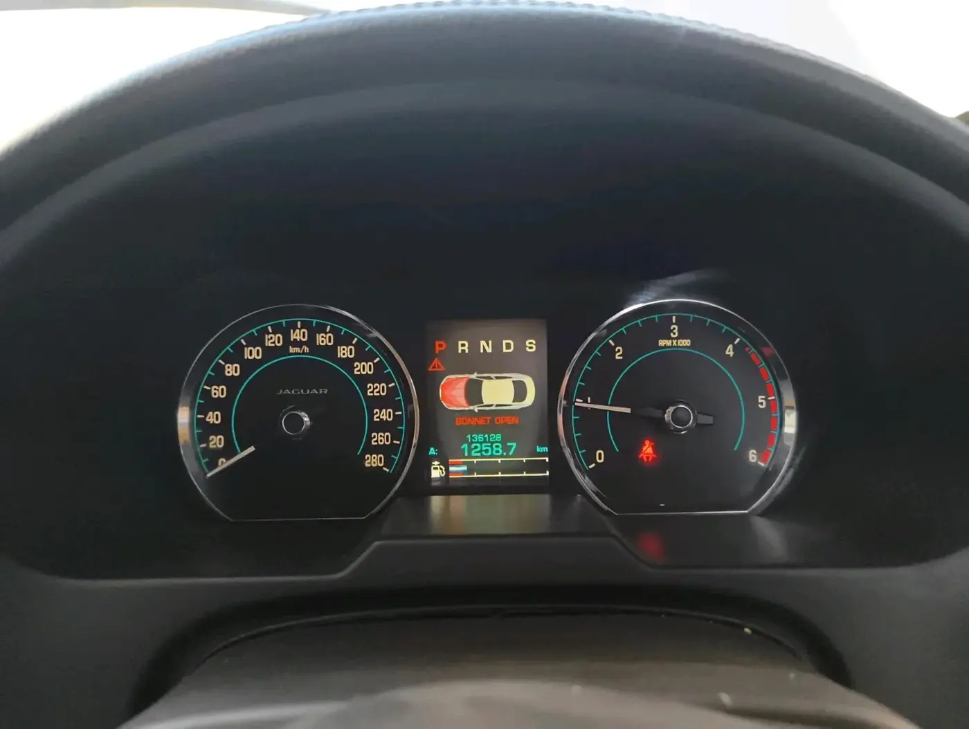 2014 Jaguar XF 2.2 DIESEL LUXURY, Diesel, Automatic, 1,36,128 km, interior