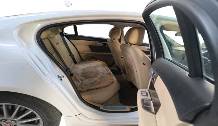 2014 Jaguar XF 2.2 DIESEL LUXURY, Diesel, Automatic, 1,36,128 km, interior