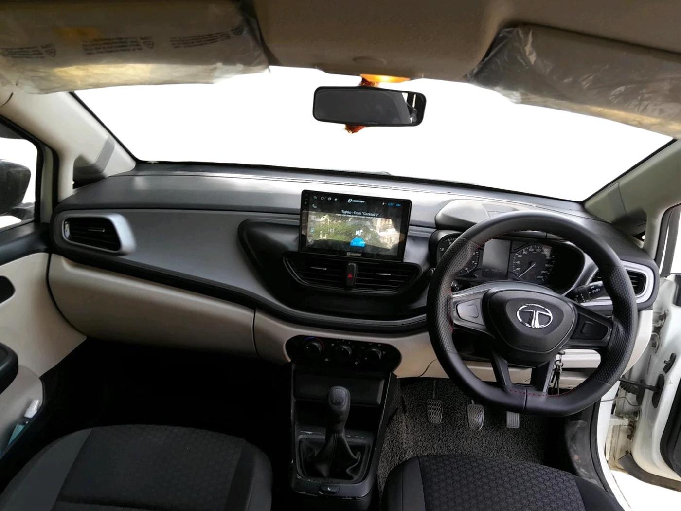 2022 Tata ALTROZ XE PETROL, Petrol, Manual, 56,021 km, interior