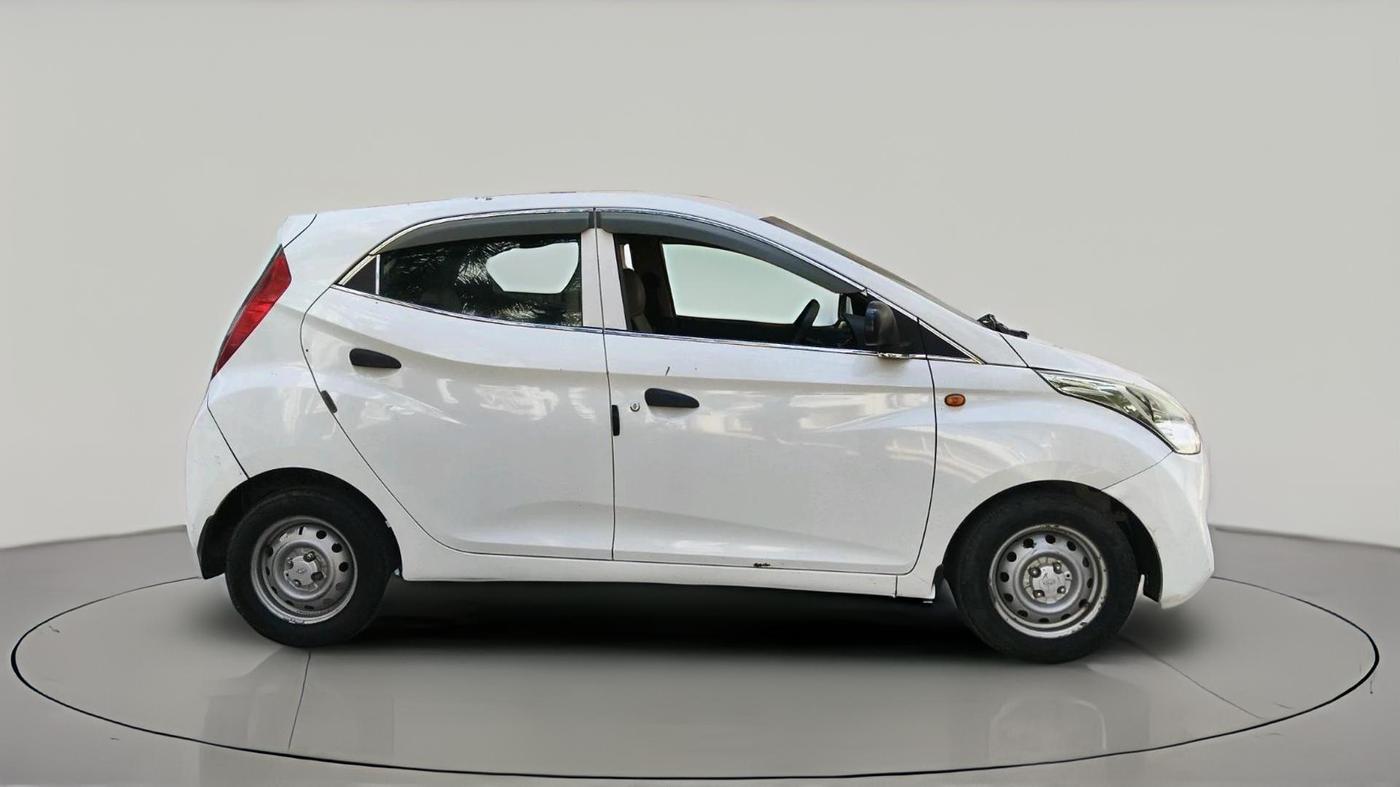 2017 Hyundai Eon ERA +, CNG, Manual, 1,44,737 km, exterior