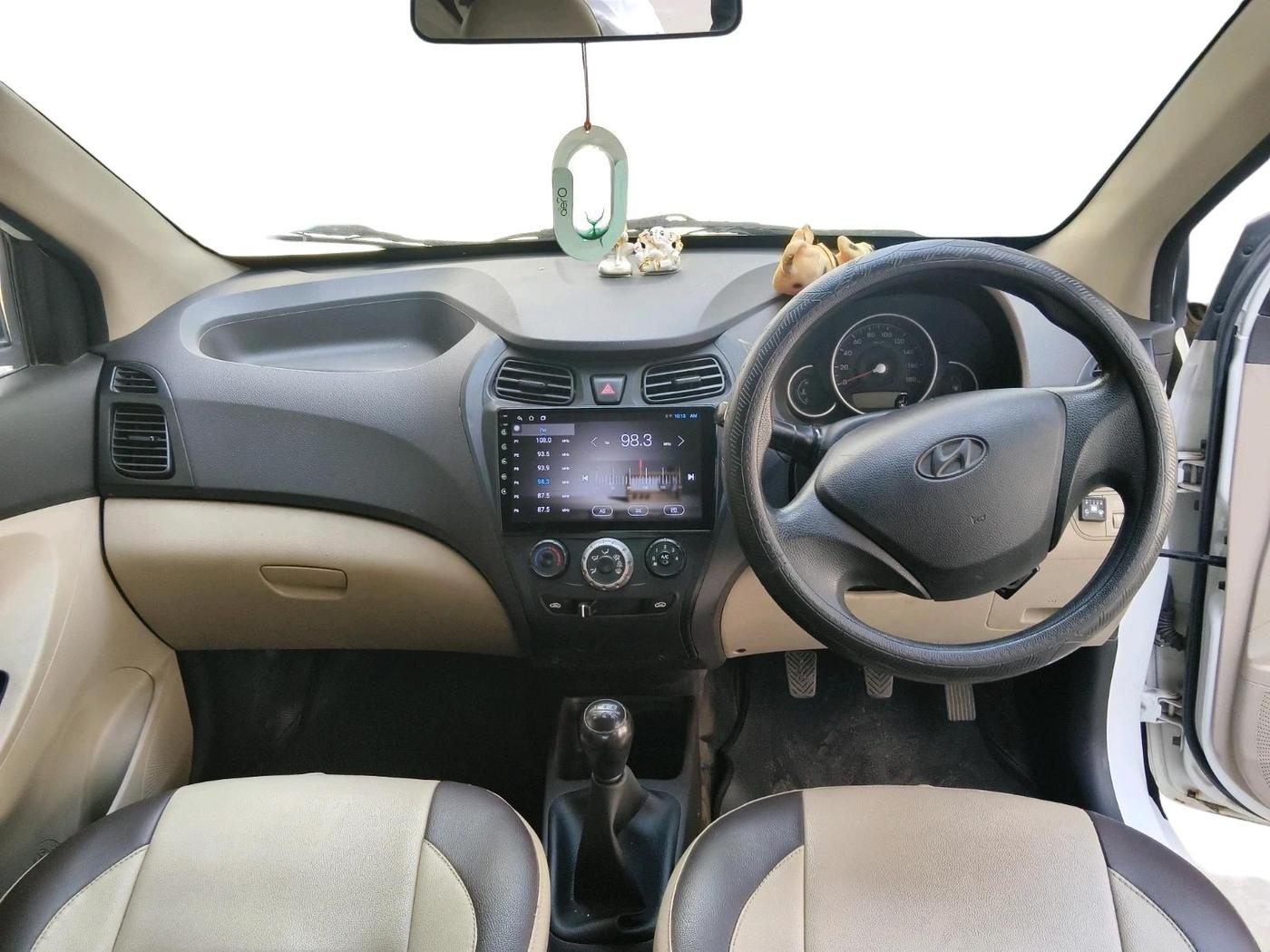 2017 Hyundai Eon ERA +, CNG, Manual, 1,44,737 km, interior
