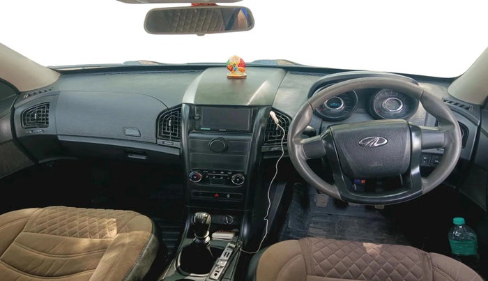 2019 Mahindra XUV500 W3, Diesel, Manual, 1,22,597 km, interior