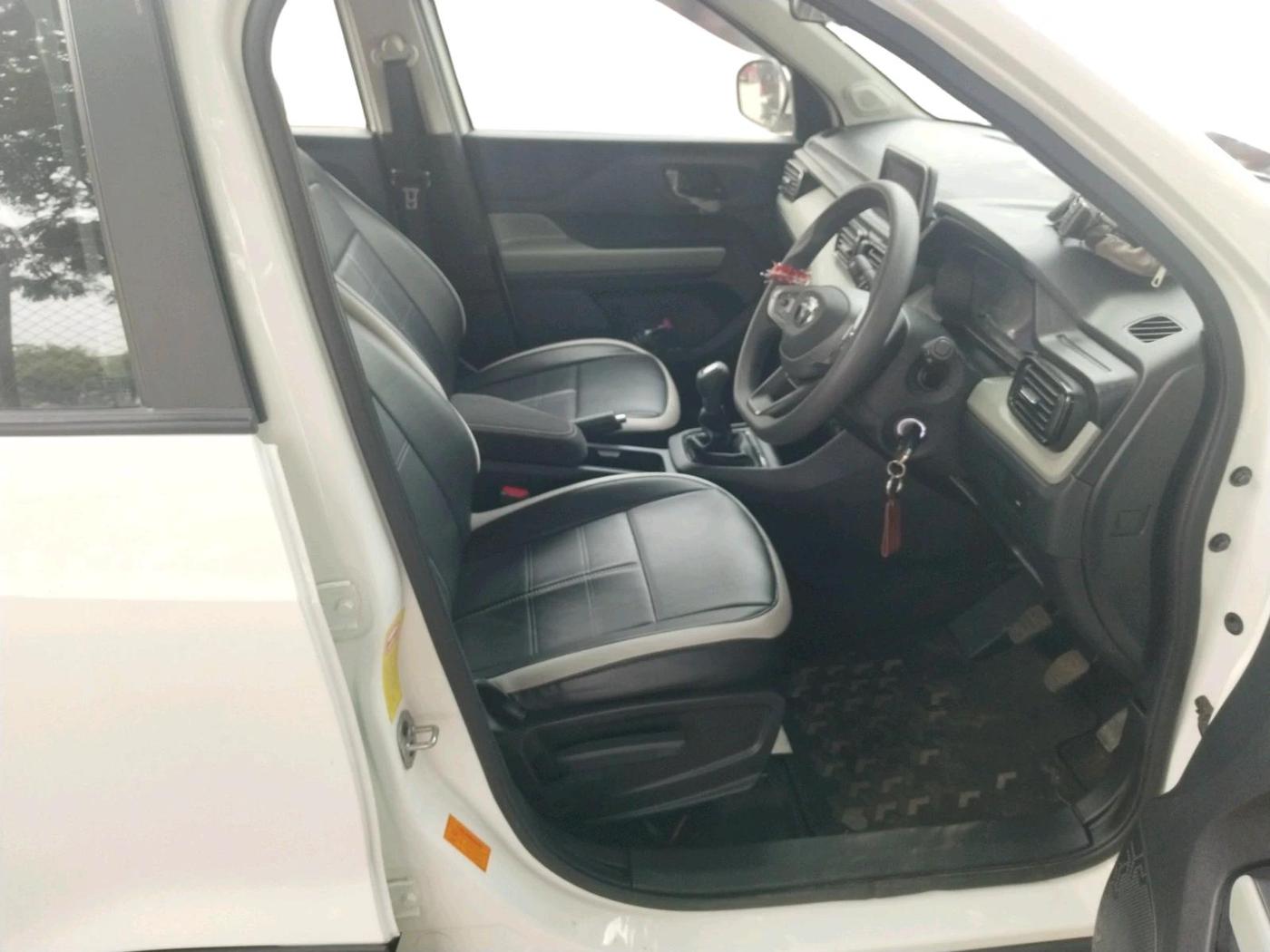 2025 Tata PUNCH Adventure Plus iCNG, CNG, Manual, 7,640 km, interior
