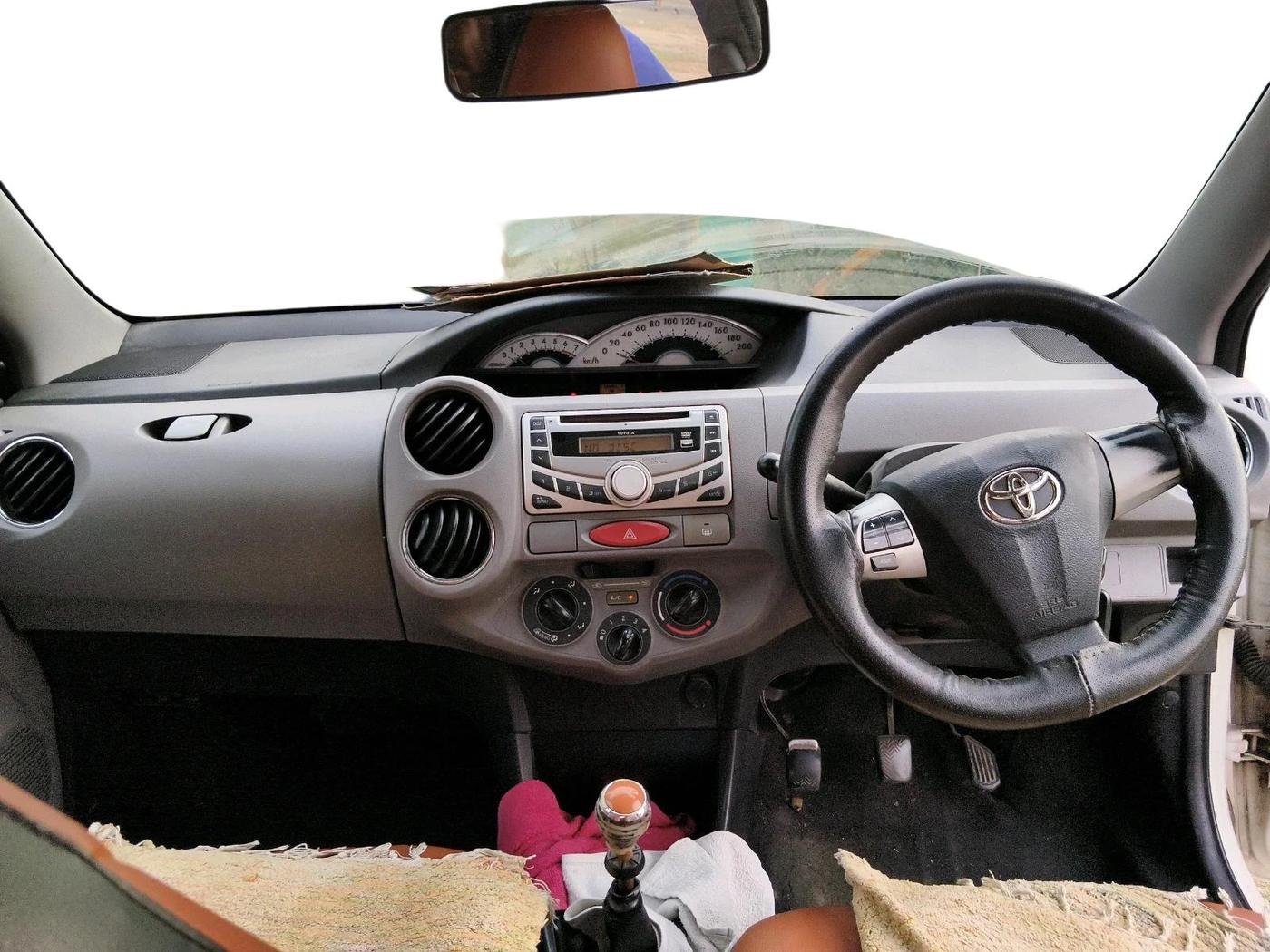 2011 Toyota Etios VX, Petrol, Manual, 72,441 km, interior