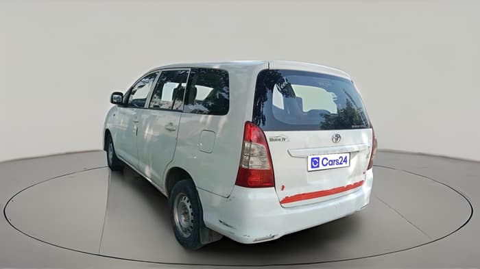 2016 Toyota Innova 2.5 G 8 STR, Diesel, Manual, 96,941 km, exterior