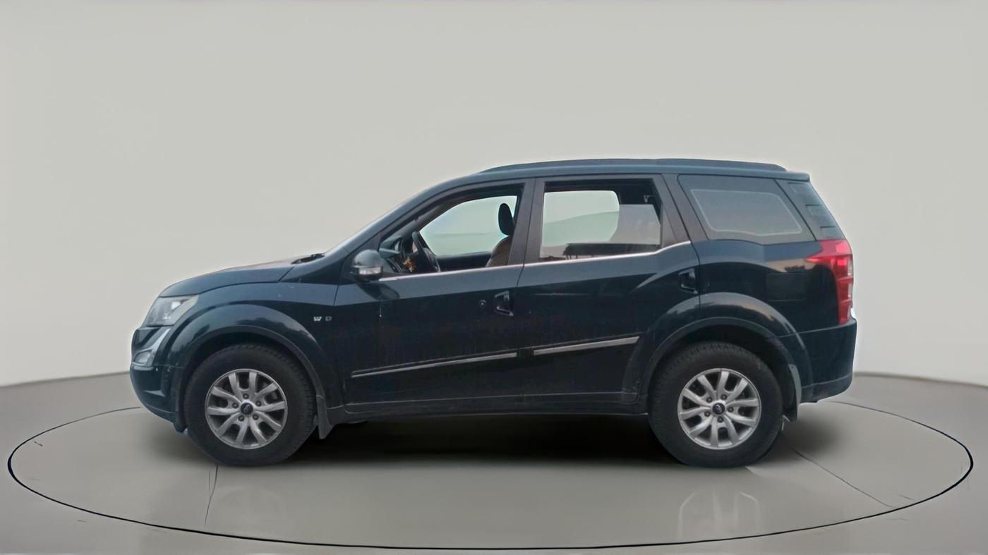 2017 Mahindra XUV500 W10, Diesel, Manual, 1,04,240 km, exterior