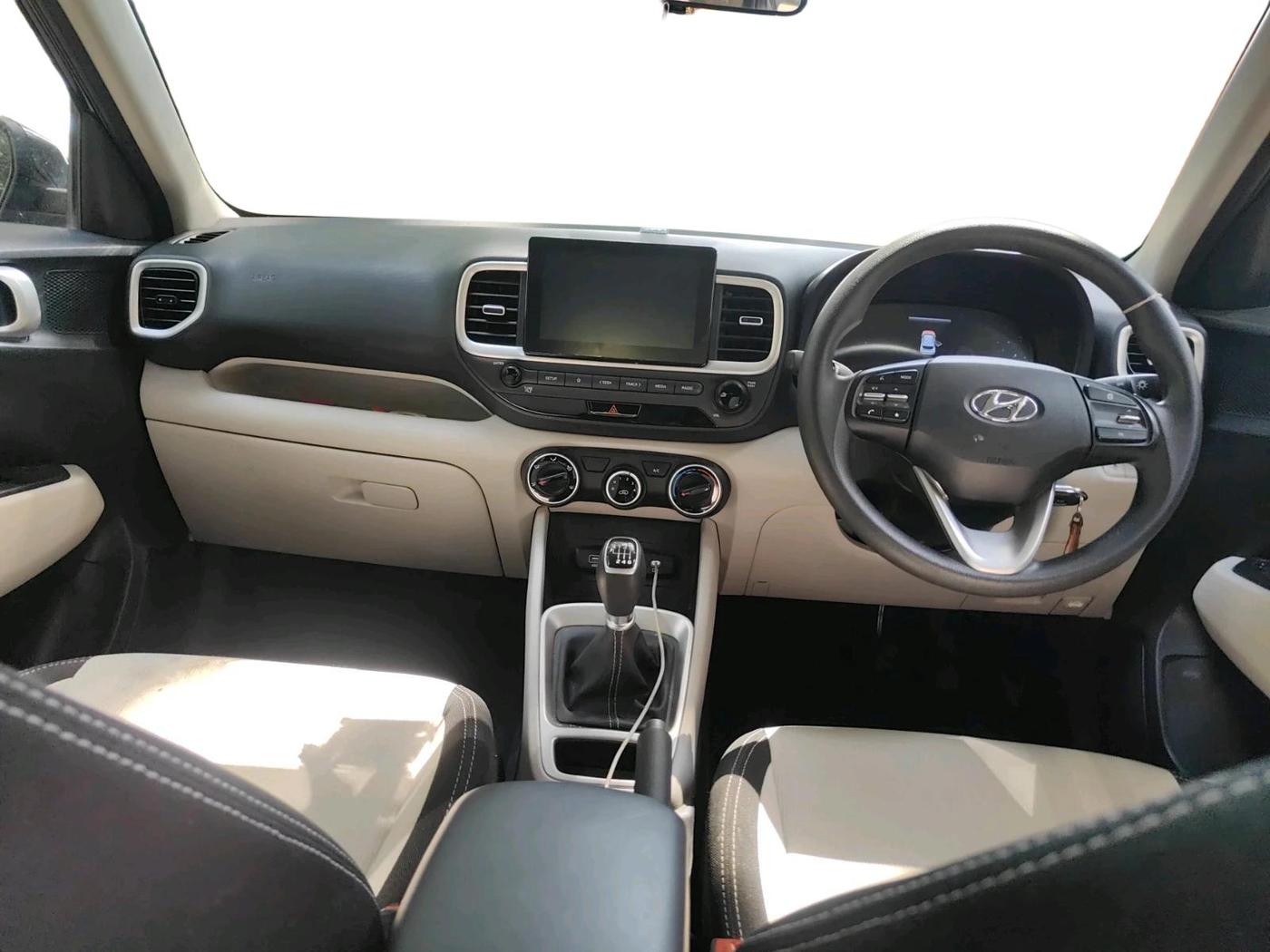 2022 Hyundai VENUE S PLUS 1.5 CRDI, Diesel, Manual, 32,000 km, interior