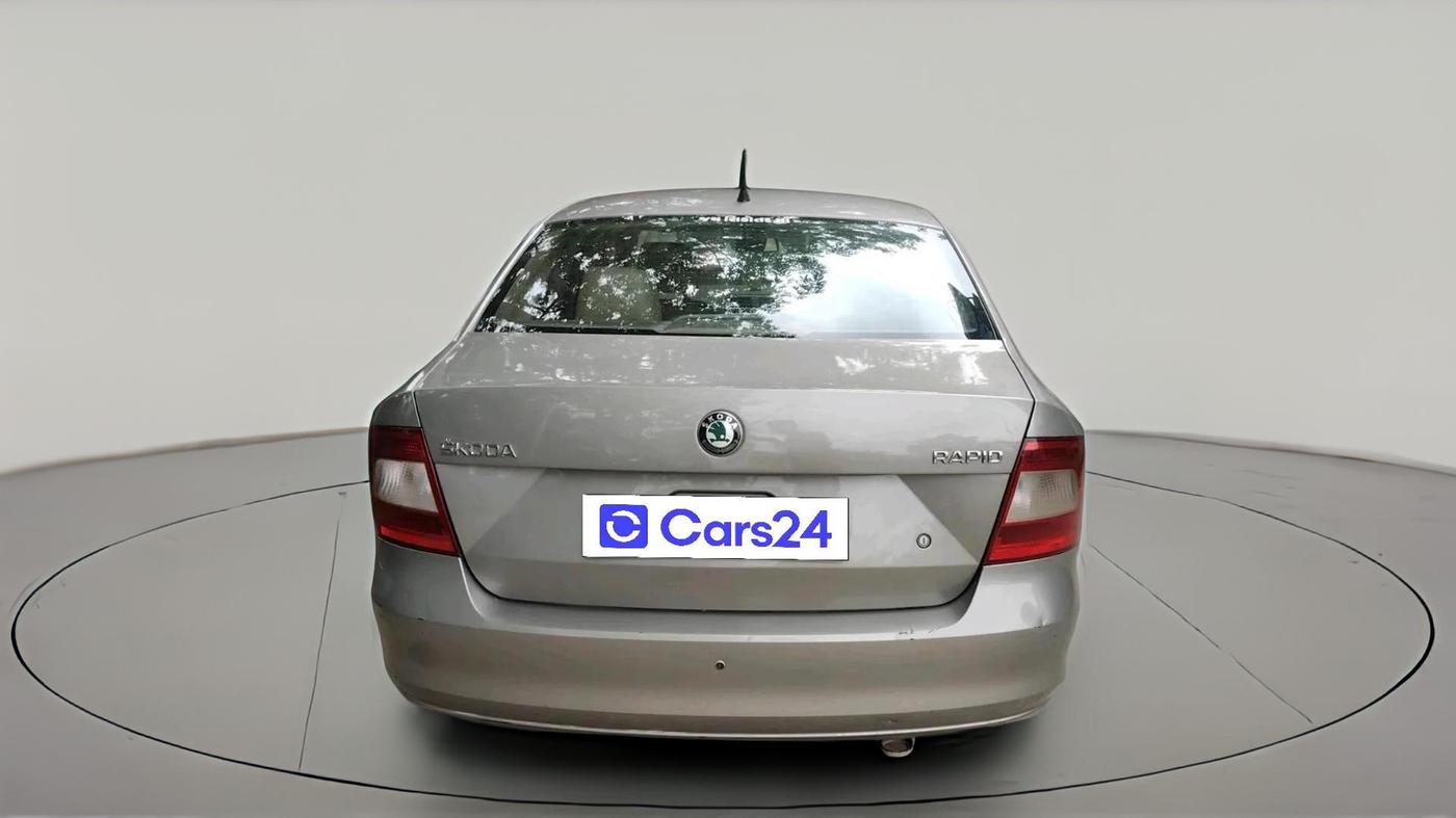 2013 Skoda Rapid ELEGANCE 1.6 TDI CR MT, Diesel, Manual, 1,65,832 km, exterior