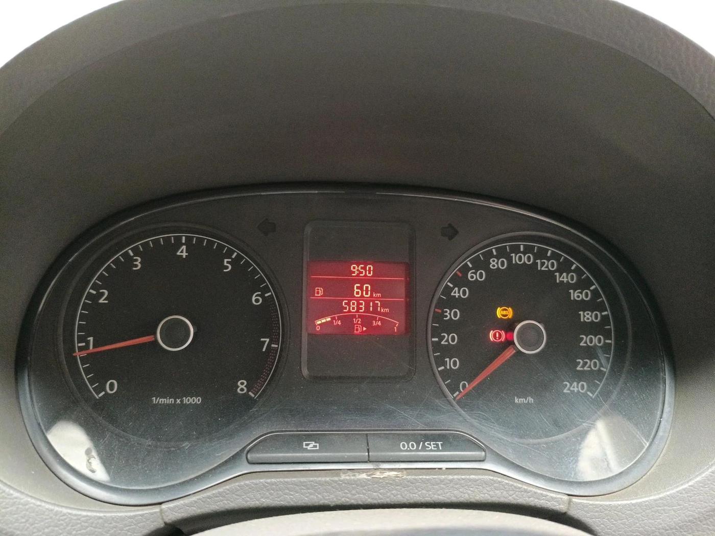 2011 Volkswagen Vento HIGHLINE 1.6 MPI, CNG, Manual, 58,317 km, interior