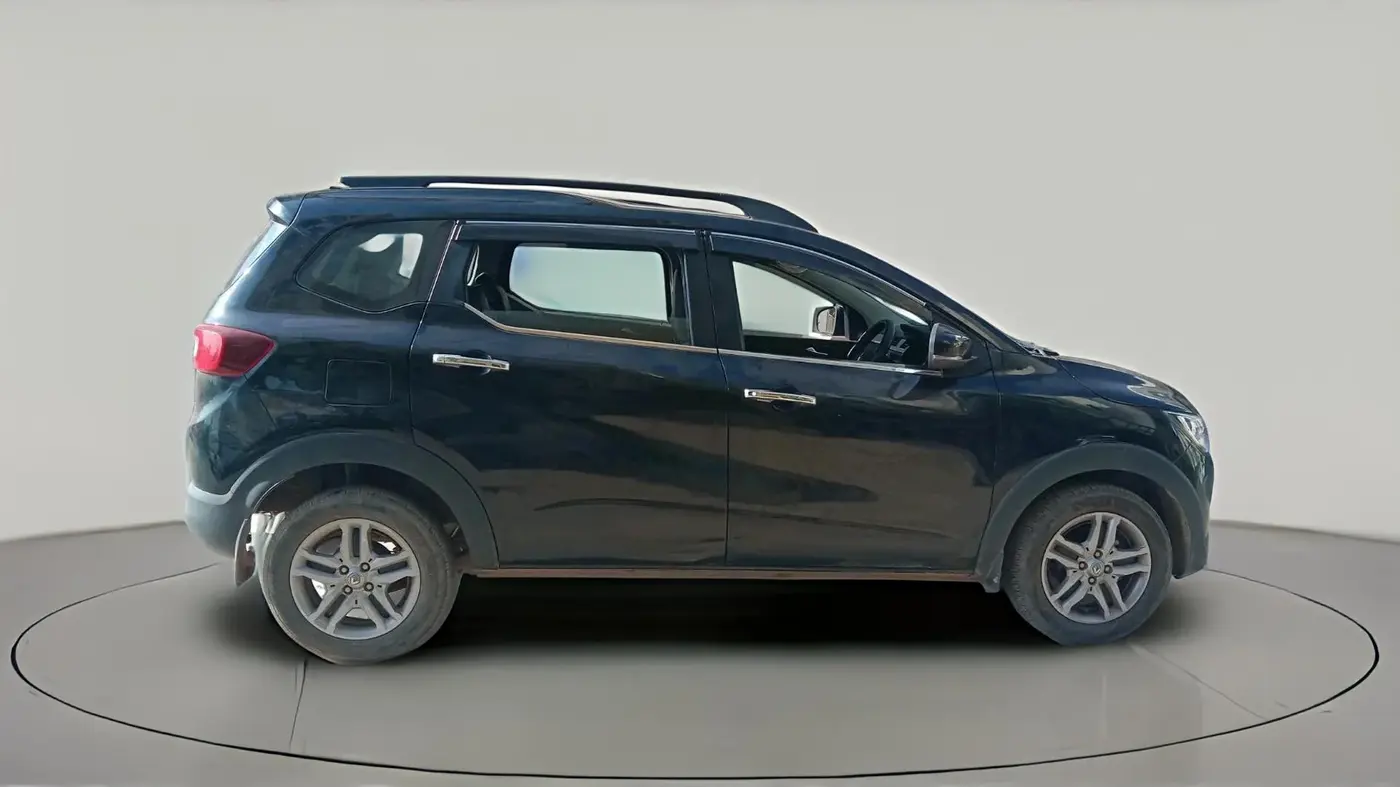 2024 Renault TRIBER RXZ, Petrol, Manual, 13,429 km, exterior
