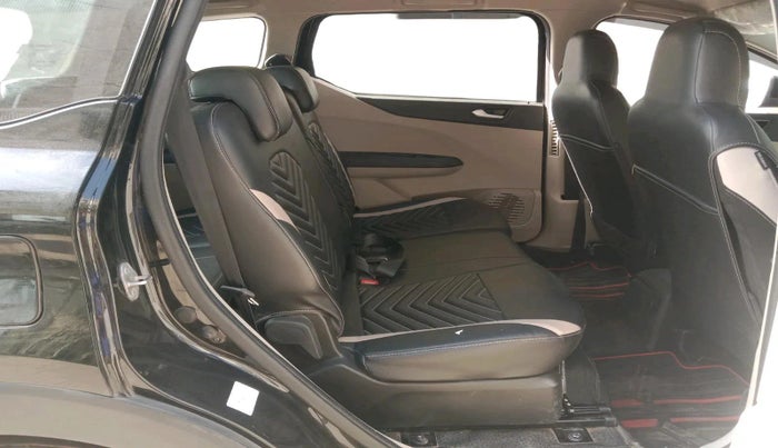 2024 Renault TRIBER RXZ, Petrol, Manual, 13,429 km, interior