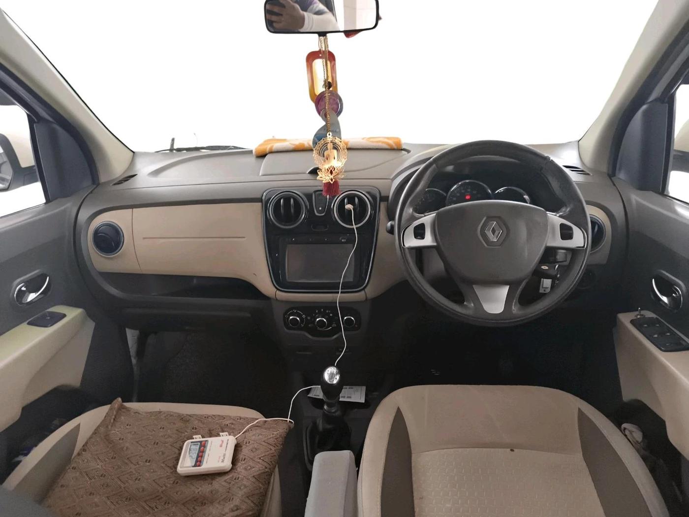2015 Renault Lodgy 110 PS RXZ, Diesel, Manual, 1,15,886 km, interior