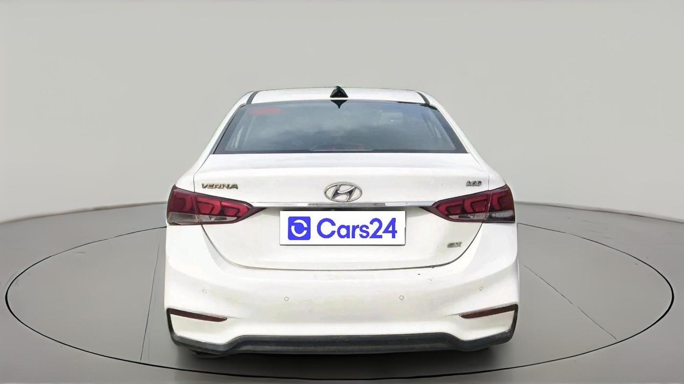 2017 Hyundai Verna 1.6 SX (O) CRDI MT, Diesel, Manual, 1,05,819 km, exterior