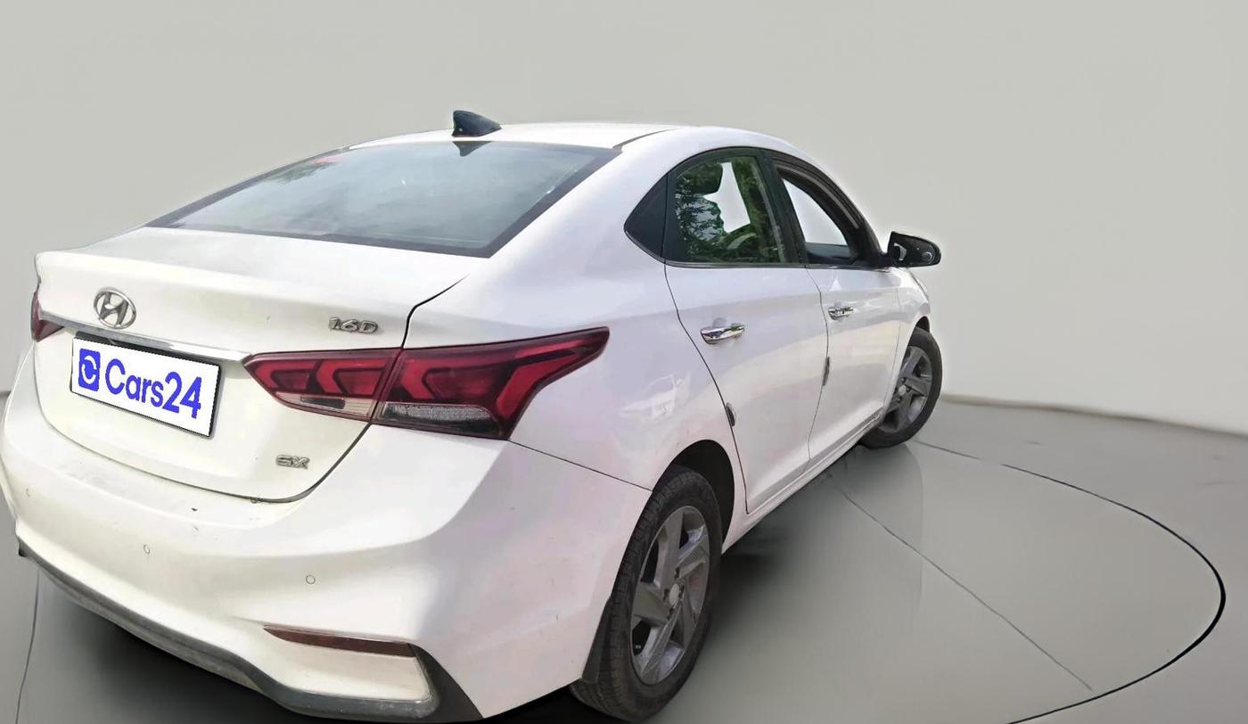 2017 Hyundai Verna 1.6 SX (O) CRDI MT, Diesel, Manual, 1,05,819 km, exterior