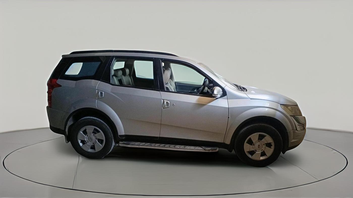 2016 Mahindra XUV500 W6, Diesel, Manual, 1,93,482 km, exterior