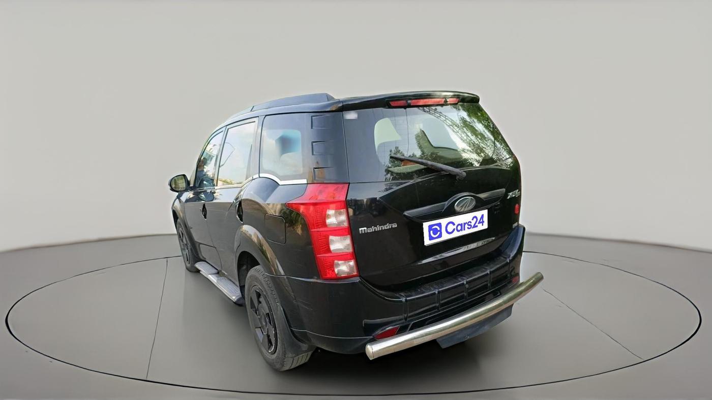 2017 Mahindra XUV500 W4, Diesel, Manual, 1,10,145 km, exterior