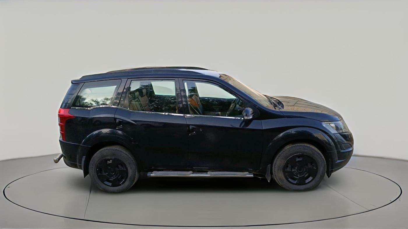 2017 Mahindra XUV500 W4, Diesel, Manual, 1,10,145 km, exterior
