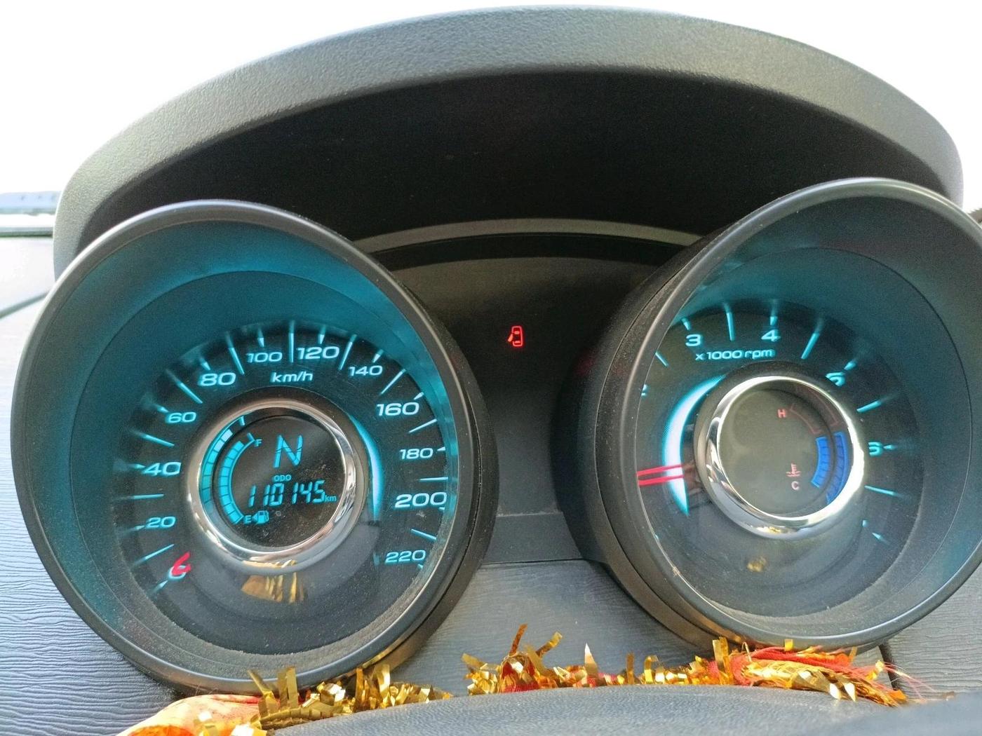 2017 Mahindra XUV500 W4, Diesel, Manual, 1,10,145 km, interior