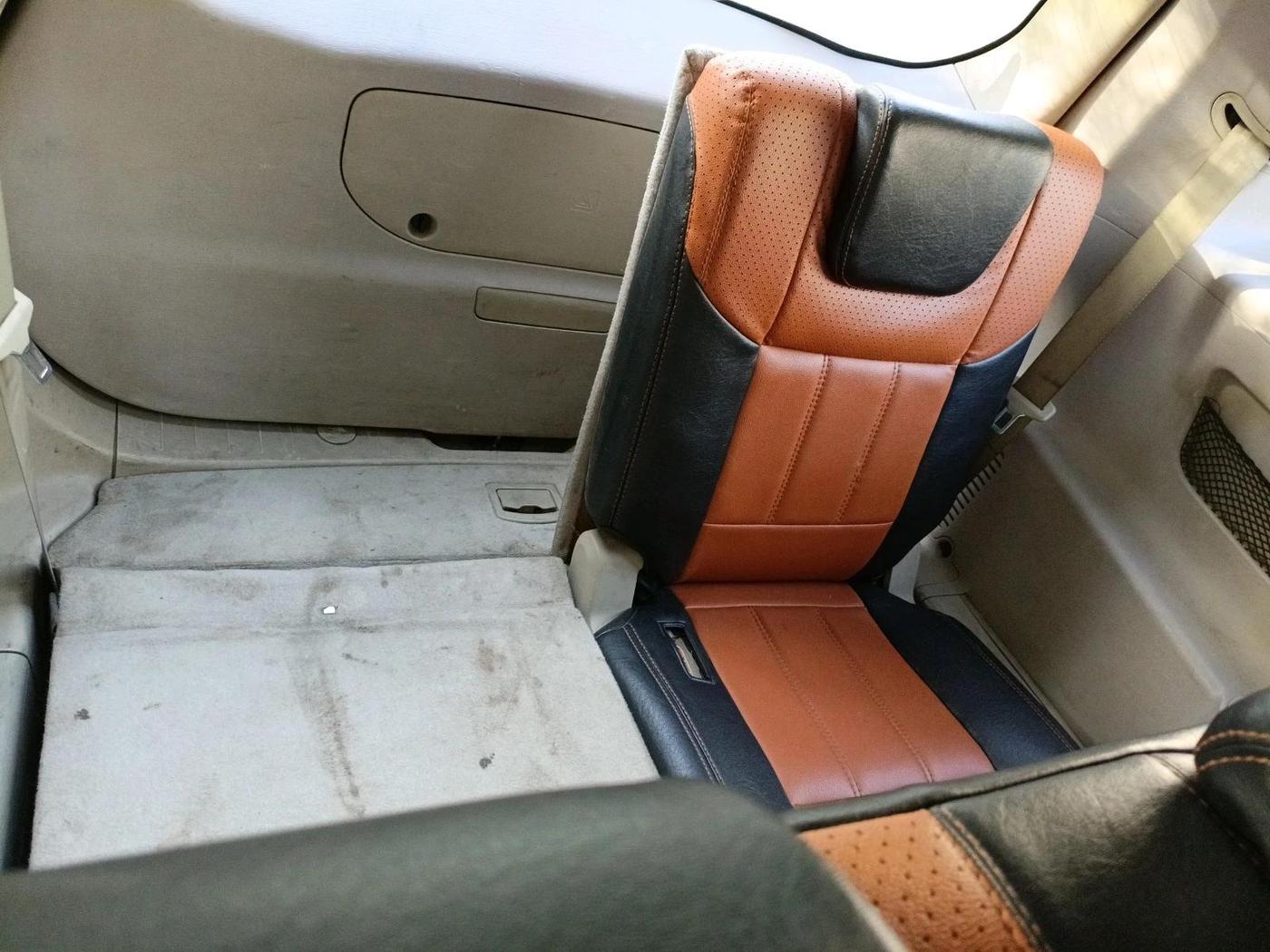 2017 Mahindra XUV500 W4, Diesel, Manual, 1,10,145 km, interior