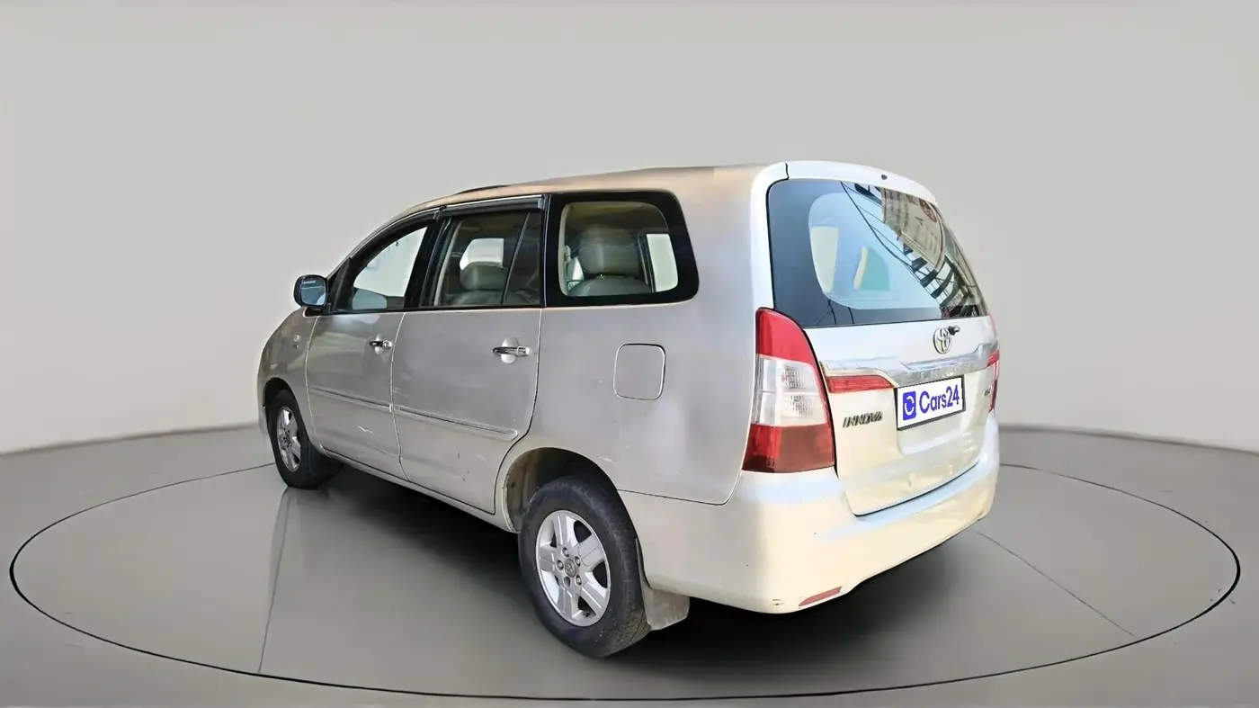 2007 Toyota Innova V 2.5 7 STR, Diesel, Manual, 2,60,722 km, exterior